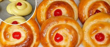 Неймовірно м’які булочки до чаю — готуються з найдоступніших продуктів!