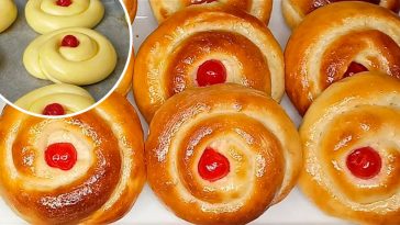 Неймовірно м’які булочки до чаю — готуються з найдоступніших продуктів!