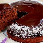 Шоколадний пиріг, який підкорює з першого шматочка!