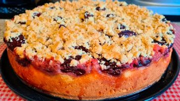 Сливовий вибух: німецький пиріг зі штрейзелем, який підкорює з першого шматочка