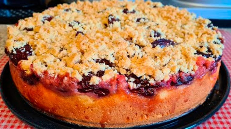 Сливовий вибух: німецький пиріг зі штрейзелем, який підкорює з першого шматочка