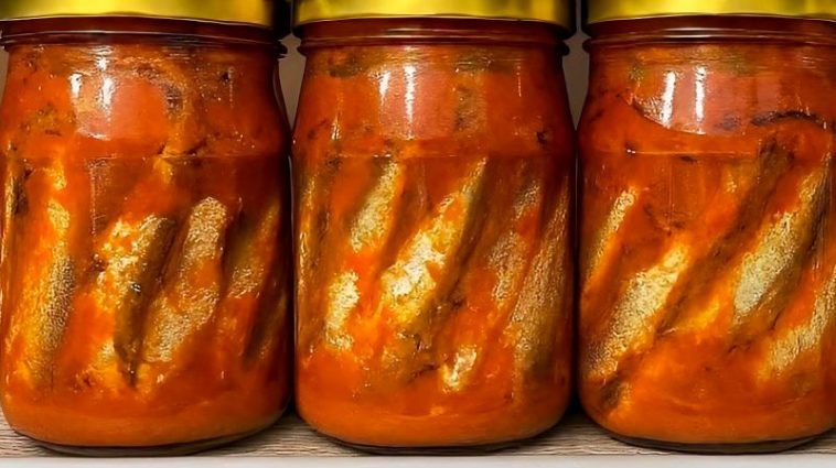 Беру найдешевшу рибку — а виходить делікатес! Домашня кілька в томаті без борошна, без гіркоти і без печії!