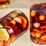 «Гуркітливий» рецепт, про який шепочеться вся округа! Фрукти в прозорому желе на зиму