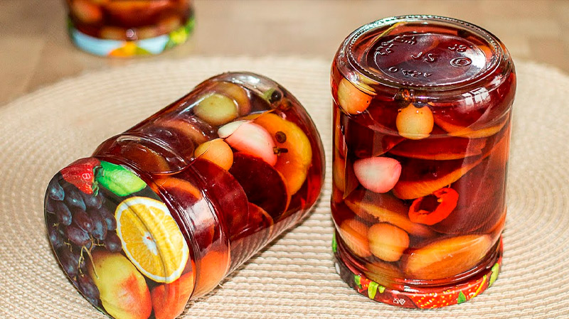 «Гуркітливий» рецепт, про який шепочеться вся округа! Фрукти в прозорому желе на зиму