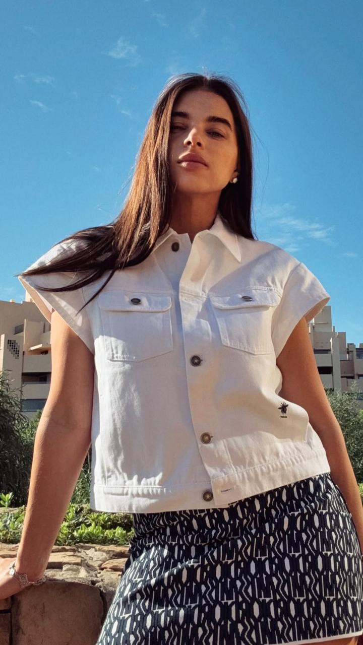 Дружина Усика з'явилась в образі за 160 тисяч гривень