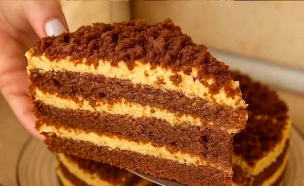 🍫 Шоколадний торт на кефірі з кремом із вареного згущеного молока — покроковий рецепт