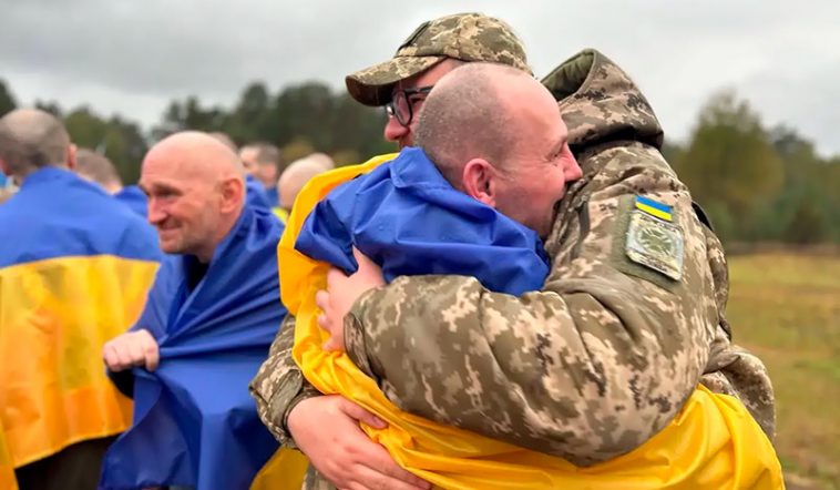 Обмін полоненими 02.10: Україна повернула 185 захисників і 20 цивільних