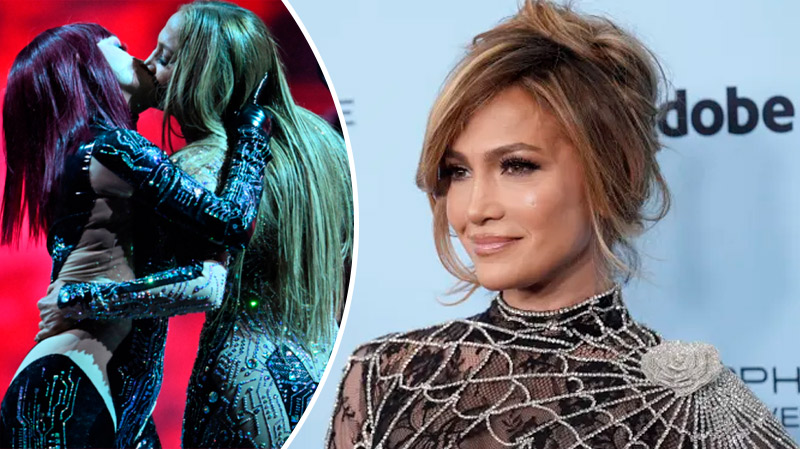 Дженніфер Лопес приголомшила публіку пристрасним поцілунком із жінкою прямо на сцені