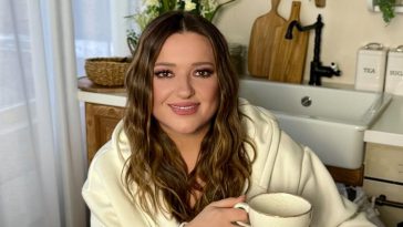 Могилевська засвітилася з обручкою на підмізинному пальці серед чуток про шлюб