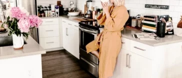 Теплий халат для дому: які матеріали забезпечать комфорт цілу зиму?