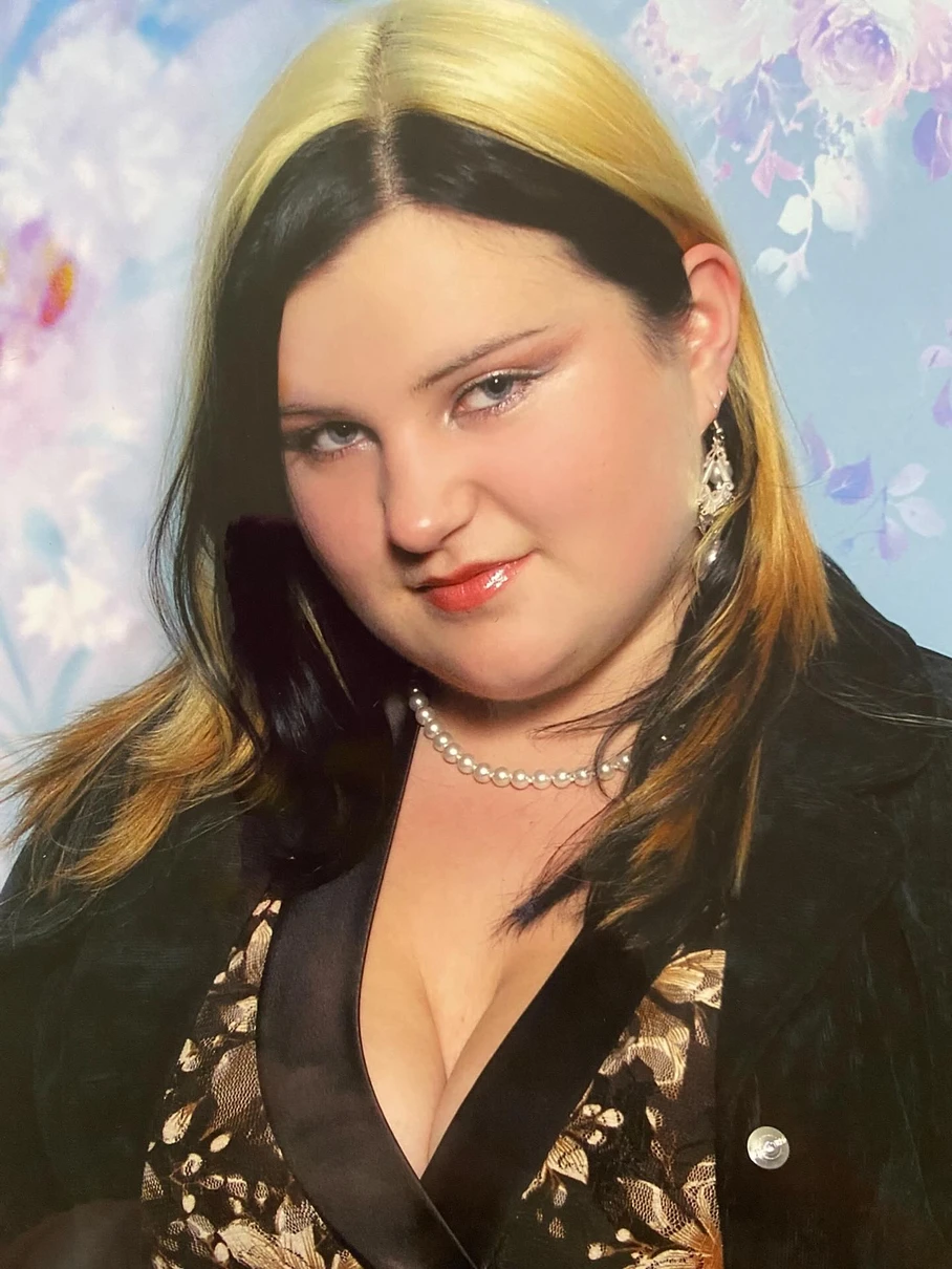 Alyona Alyona показала, якою була в 11 класі