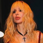 обода у вогняному купальнику показала ідеальні форми перед тренуванням — яскраве фото