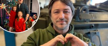 Домашнє Різдво з колядою: Сергій Притула зворушив мережу співом із доньками біля ялинки