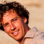 аксим Галкін приголомшив мережу новою фотосесією в пустелі: фанати порівнюють його з голлівудською зіркою