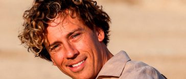 аксим Галкін приголомшив мережу новою фотосесією в пустелі: фанати порівнюють його з голлівудською зіркою