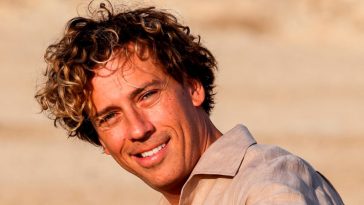 аксим Галкін приголомшив мережу новою фотосесією в пустелі: фанати порівнюють його з голлівудською зіркою