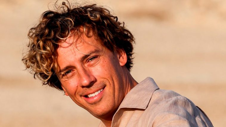 аксим Галкін приголомшив мережу новою фотосесією в пустелі: фанати порівнюють його з голлівудською зіркою