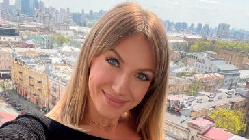 У червоній білизні та з пікантним побажанням: Леся Нікітюк зухвало привітала з Новим роком