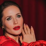 Сміливий розріз і щире кохання: Наталка Денисенко замилувала романтичними кадрами з обранцем