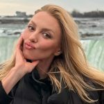 Сімейна зима у стилі Полякової: співачка разом із дочкою та зятем влаштувала веселий сніговий перформанс у Буковелі