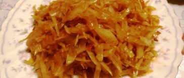 Простий рецепт тушкованої капусти