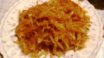 Простий рецепт тушкованої капусти