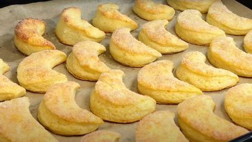 Швидке сирне печиво до чаю: 15 хвилин для смачного відпочинку з чашкою чаю!