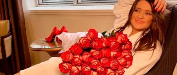 Після романтики — гаряче продовження: Могилевська інтригуюче показала фінал Дня закоханих