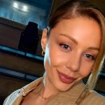 Прозора спідниця і глибокий сенс: Кароль здивувала відвертим перевтіленням