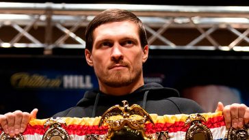 Кольоровий виклик стилю: Усик знову здивував публіку незвичайним взуттям