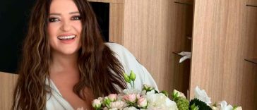 Ніжний ранок без макіяжу: Наталія Могилевська розчулилася сюрпризом від доньок на 8 Березня