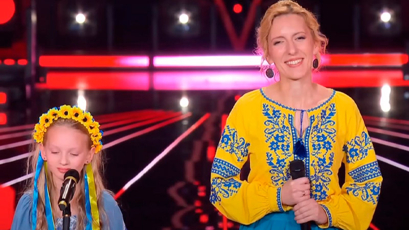 Українська співачка з донькою підкорила Італію: їхній виступ на “Голосі” змусив усіх суддів натиснути кнопку
