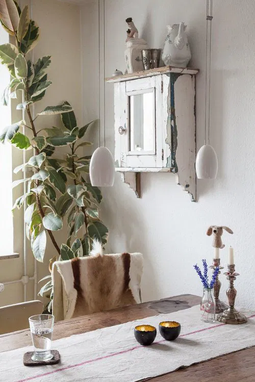 Variegated Fiddle Leaf Fig and a Vintage Shelf