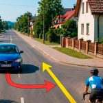 Хто має перевагу: автомобіль чи велосипедист?