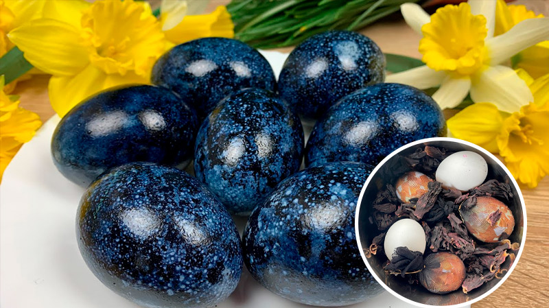 Секрет розкішних крашанок за копійки: просто занурте яйця в цей настій на пів години