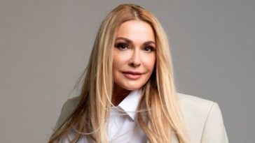 Весняна ніжність без фільтрів: 59-річна Сумська зачарувала природним селфі з каштаном