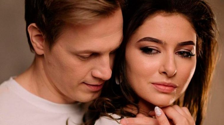 Щастя в очікуванні: Катерина Тишкевич показала ніжні світлини з чоловіком і подякувала за підтримку