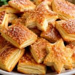 Дуже смачне листкове печиво із солодкою скоринкою — простий рецепт