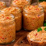 🥩 Паштет по-селянськи з куркою, салом та овочами — домашній рецепт, який варто спробувати