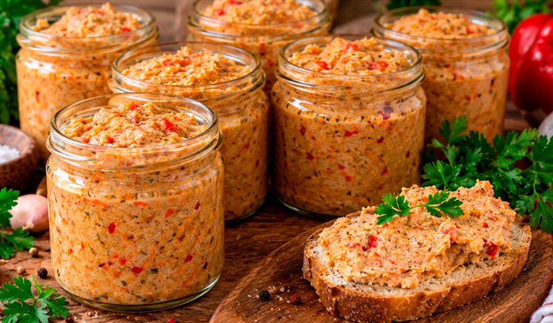 🥩 Паштет по-селянськи з куркою, салом та овочами — домашній рецепт, який варто спробувати