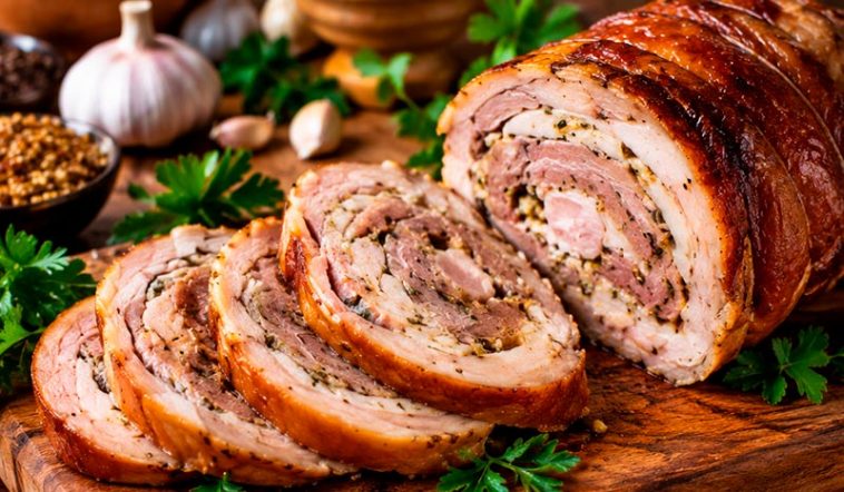 🥩 Домашній рулет зі свинячої рульки — ніжніший за ковбасу! М’ясний делікатес, який підкорить усіх 😍